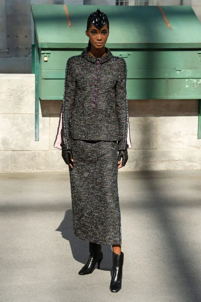 Look 2